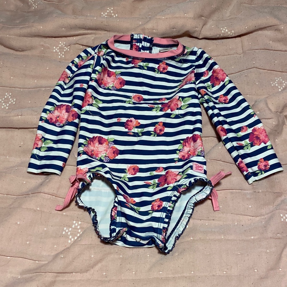 Long sleeve rash guard bathing suit